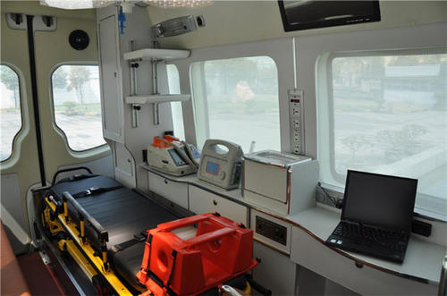 沛县救护车内部